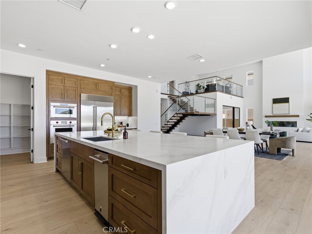11850 Red Hawk Lane Porter Ranch, CA 91326 - Photo 12 of 51 Kitchen: Fernwood Italianate - The Ridge Collection at Bella Vista - Homesite 68