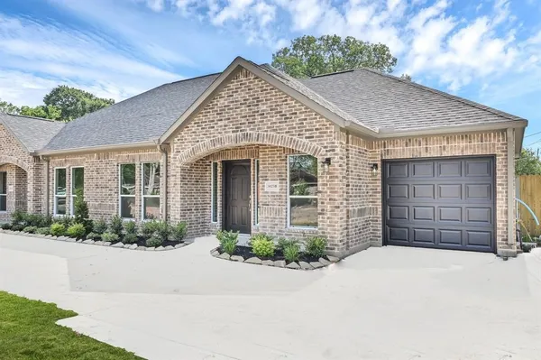 $459,000 | 5025 Mallow Street, Unit A AND B, Houston, TX 77033