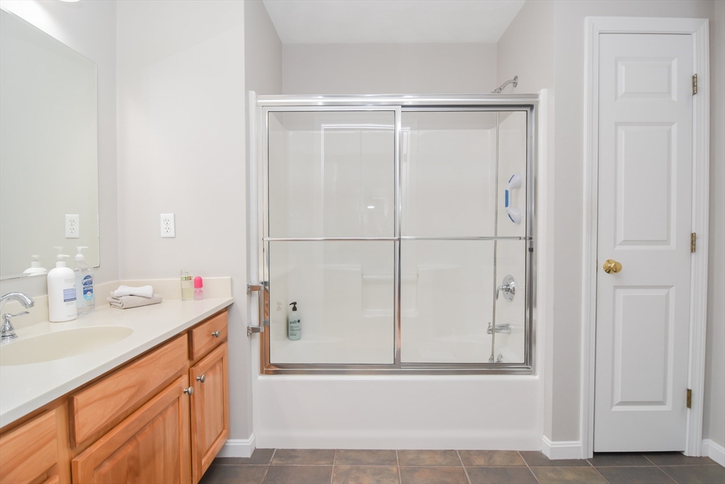 46 Hadleigh Road, Unit 46 Windham, NH 03087 - Photo 18 of 42