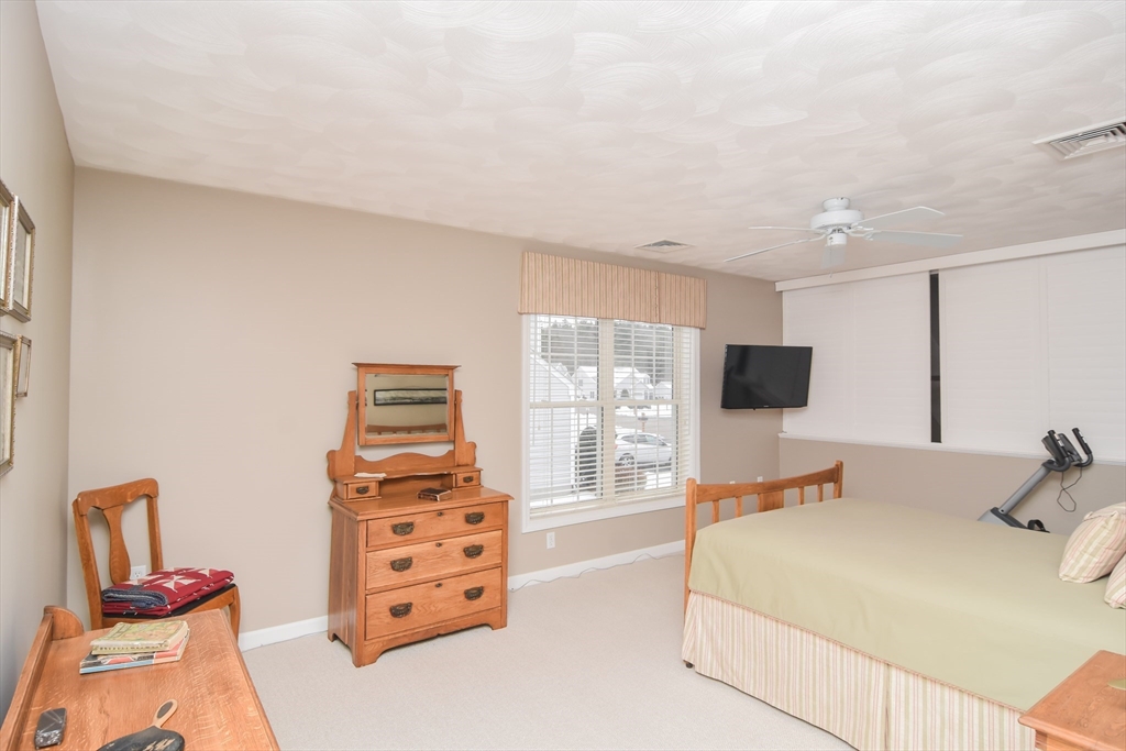 46 Hadleigh Road, Unit 46 Windham, NH 03087 - Photo 25 of 42