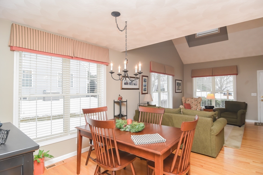 46 Hadleigh Road, Unit 46 Windham, NH 03087 - Photo 7 of 42