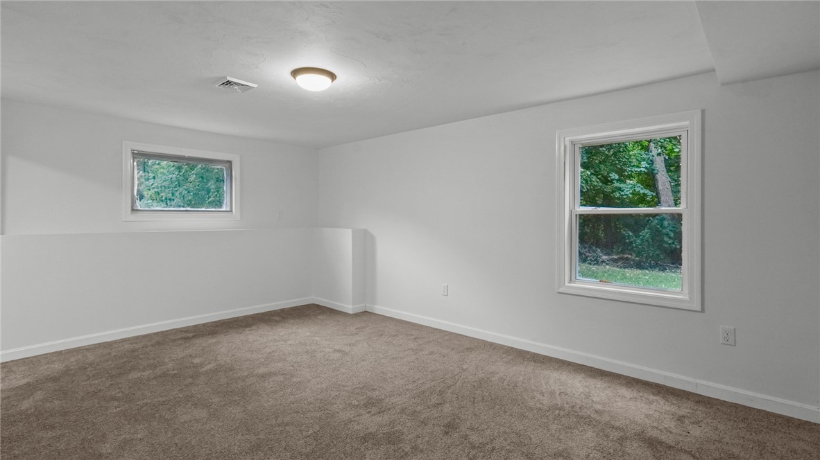28 Douglas Road Warwick, RI 02886 - Photo 29 of 39