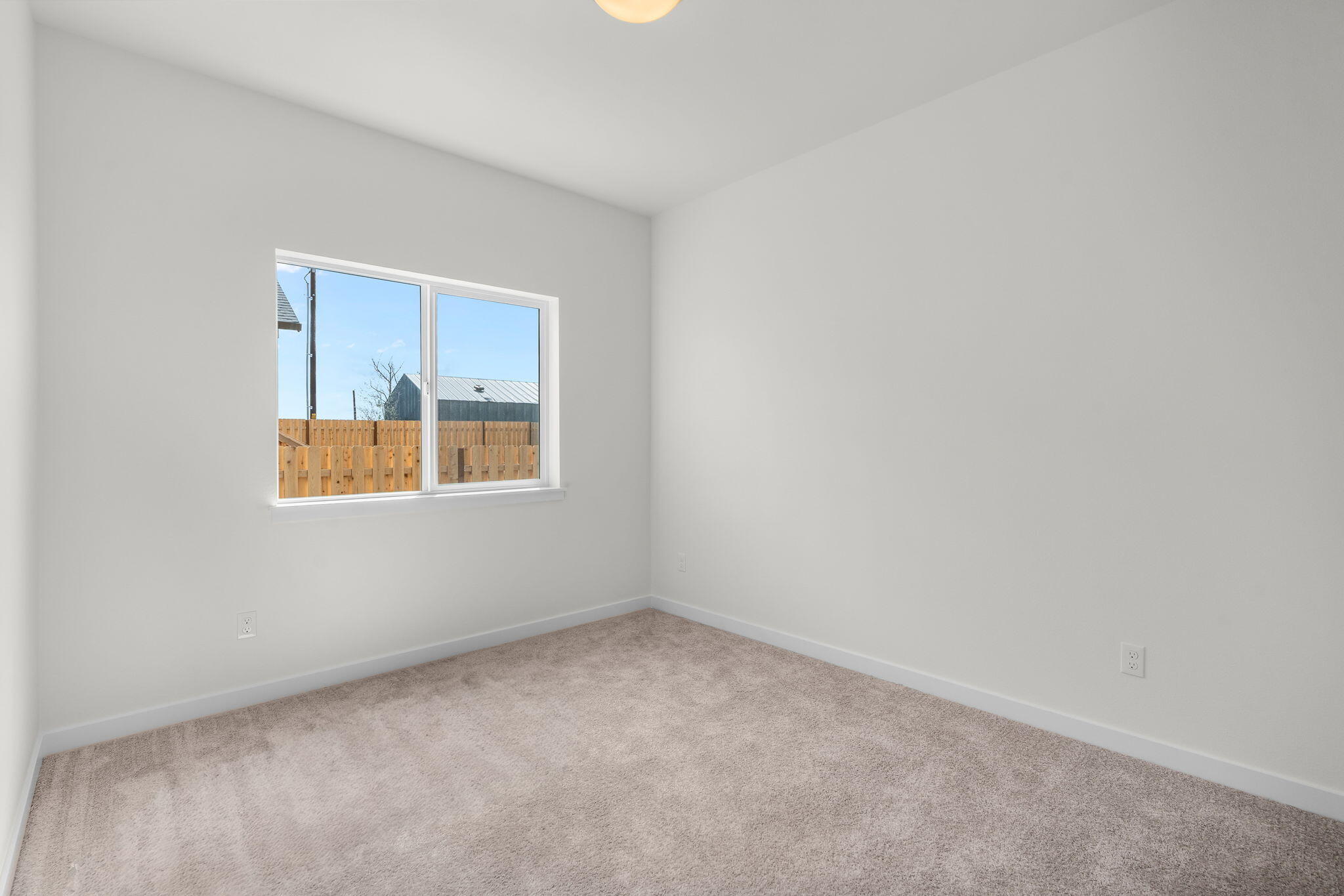 502 Southwest 6th Street, Unit LOT 9 Madras, OR 97741 - Photo 16 of 22 2026_05_13_sw_6th_street_metolius-71