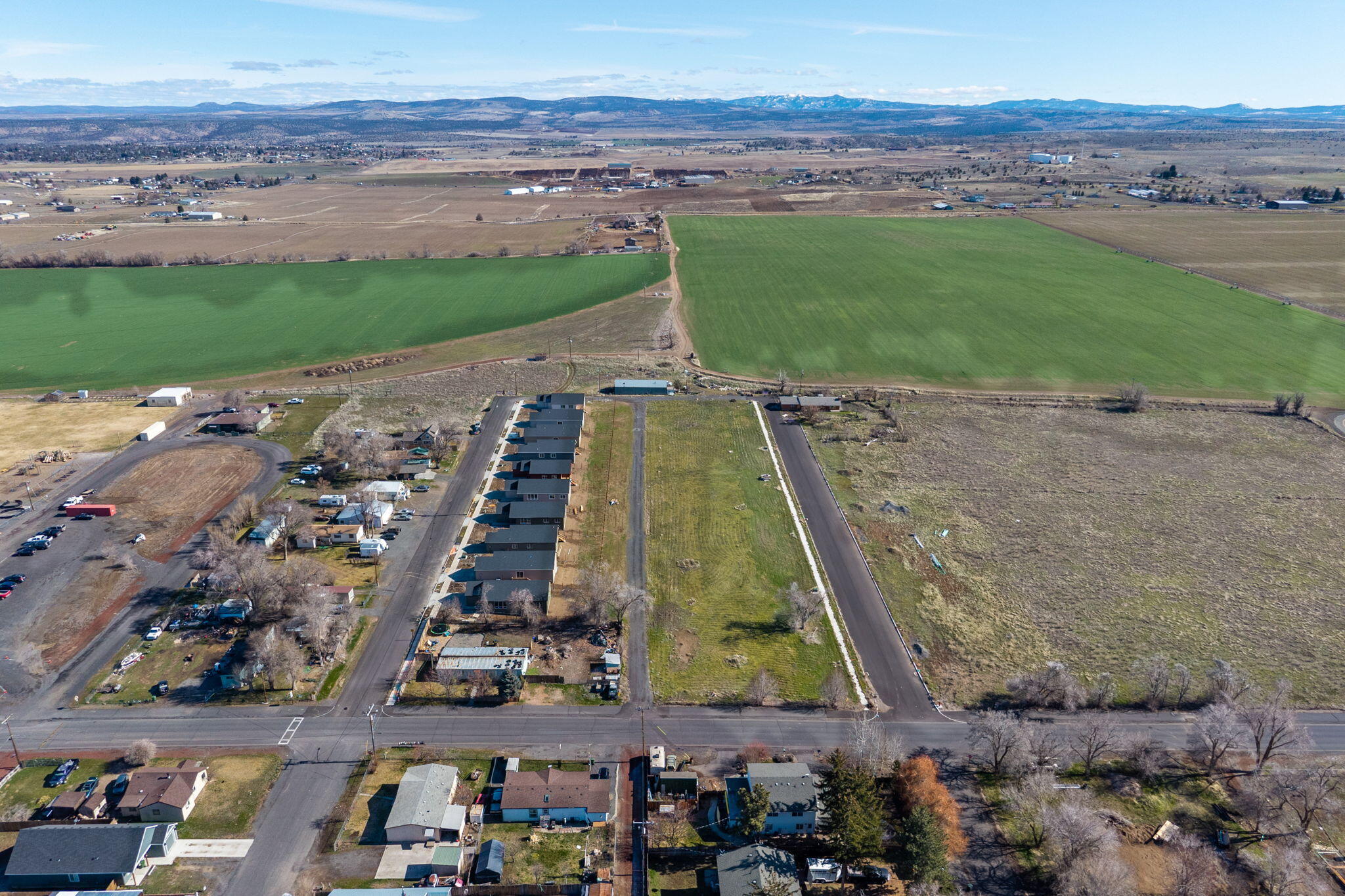 502 Southwest 6th Street, Unit LOT 9 Madras, OR 97741 - Photo 4 of 22 2026_02_20_518_sw_6th_st_metolius-39