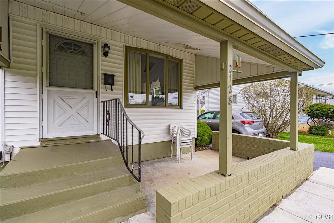2128 Catasauqua Road Bethlehem, PA 18018 - Photo 4 of 36 Gallery Image 4