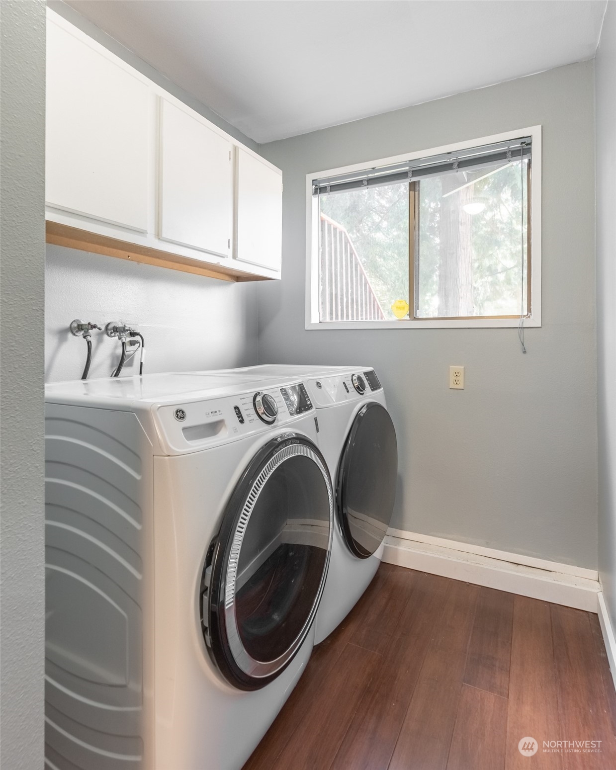 1004 Shaw Road Ferndale, WA 98248 - Photo 29 of 36 a utility room with dryer and washer