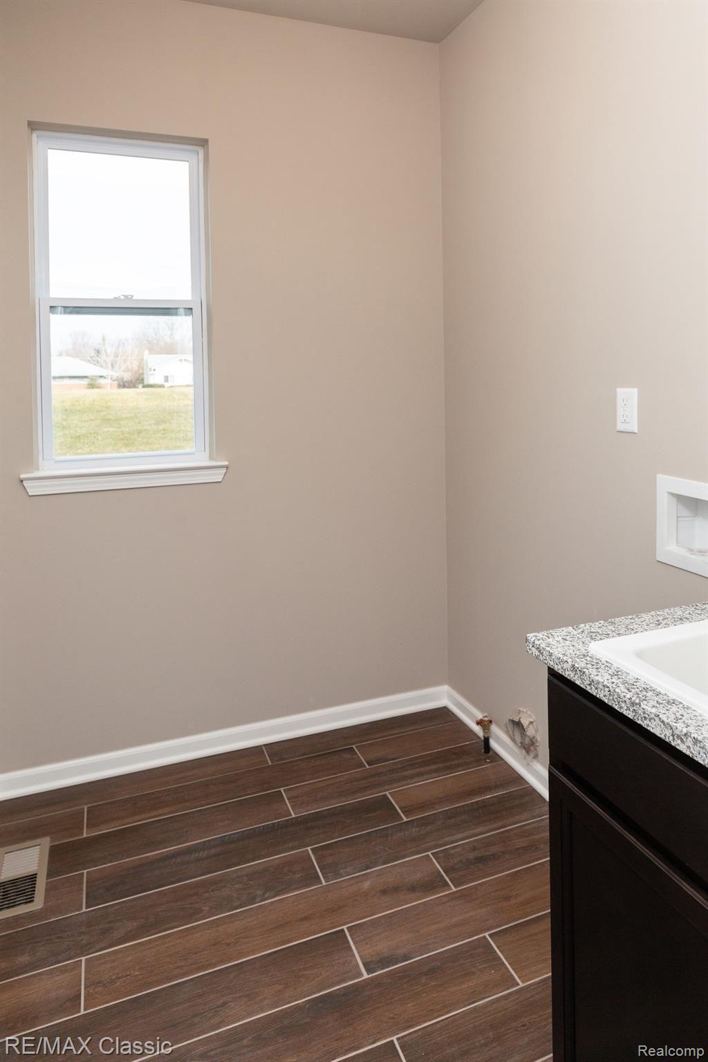 30831 Bradmore Road Warren, MI 48092 - Photo 25 of 30 5149BradmoreRd-20.jpg