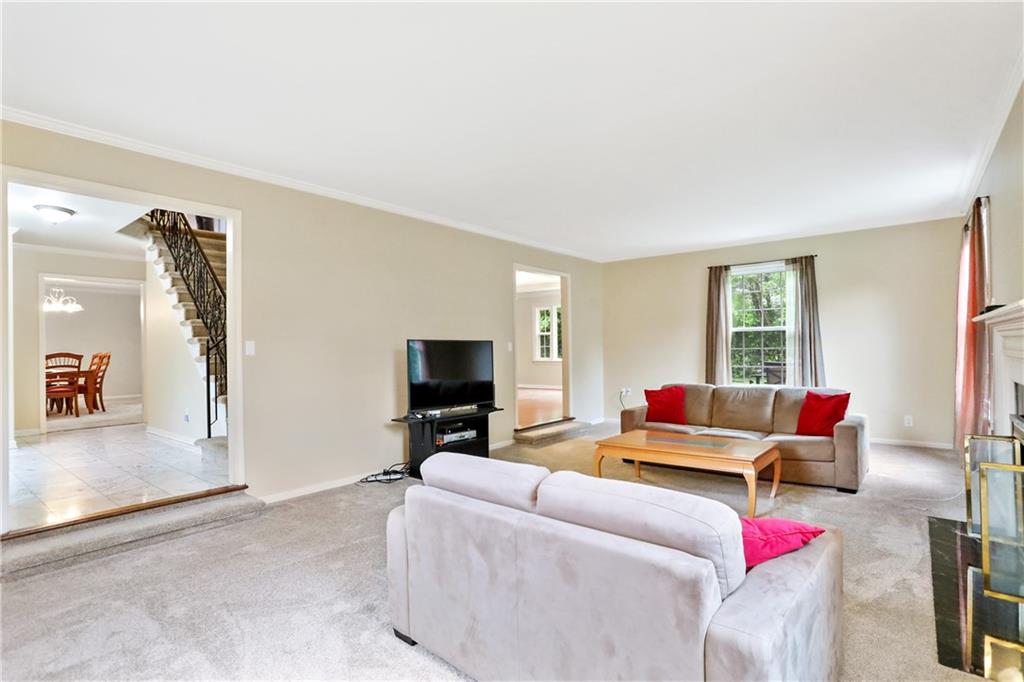 1150 Chessington Road Indianapolis, IN 46260 - Photo 11 of 60 Gallery Image 11