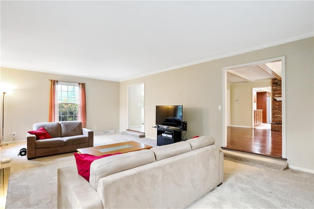 1150 Chessington Road Indianapolis, IN 46260 - Photo 13 of 60 Gallery Image 13