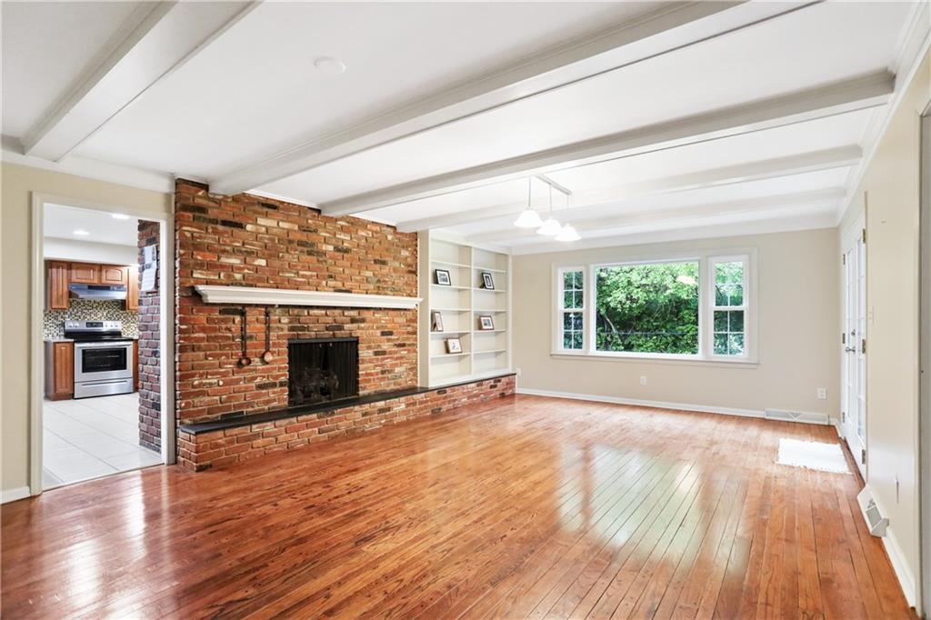 1150 Chessington Road Indianapolis, IN 46260 - Photo 3 of 60 Gallery Image 3