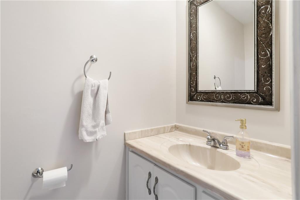 1150 Chessington Road Indianapolis, IN 46260 - Photo 24 of 60 Gallery Image 24