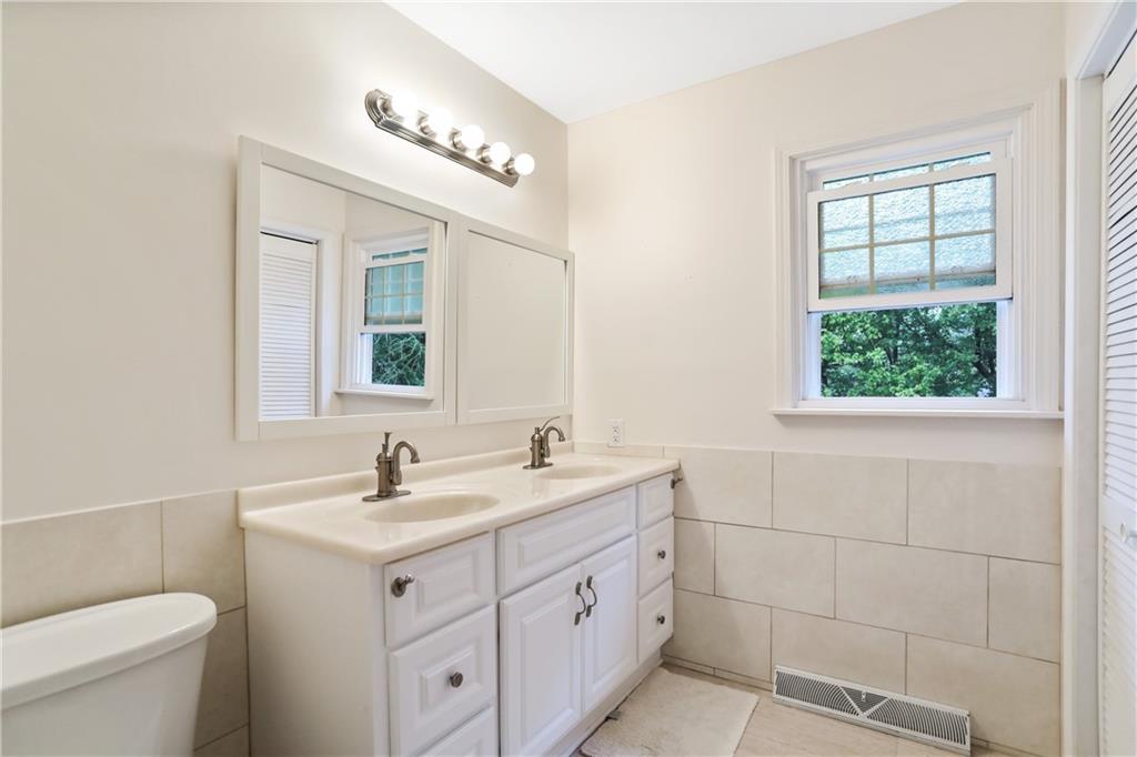 1150 Chessington Road Indianapolis, IN 46260 - Photo 32 of 60 Gallery Image 32