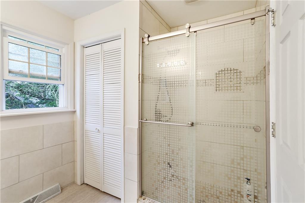1150 Chessington Road Indianapolis, IN 46260 - Photo 33 of 60 Gallery Image 33