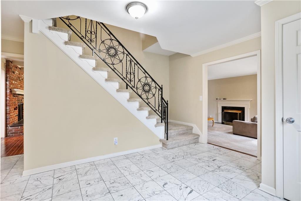 1150 Chessington Road Indianapolis, IN 46260 - Photo 9 of 60 Gallery Image 9