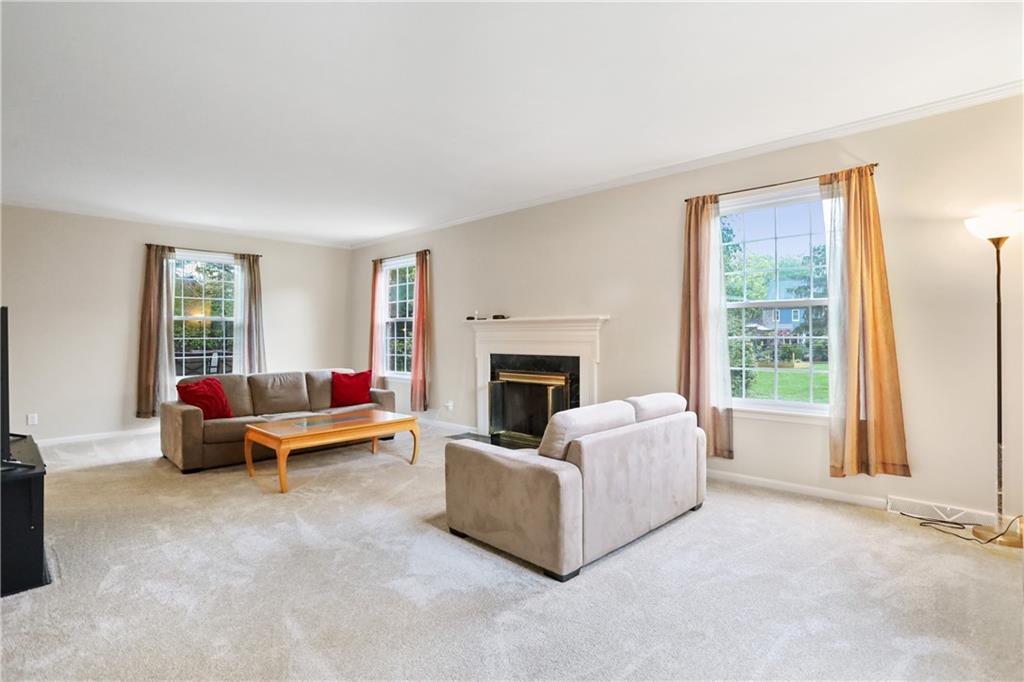 1150 Chessington Road Indianapolis, IN 46260 - Photo 10 of 60 Gallery Image 10
