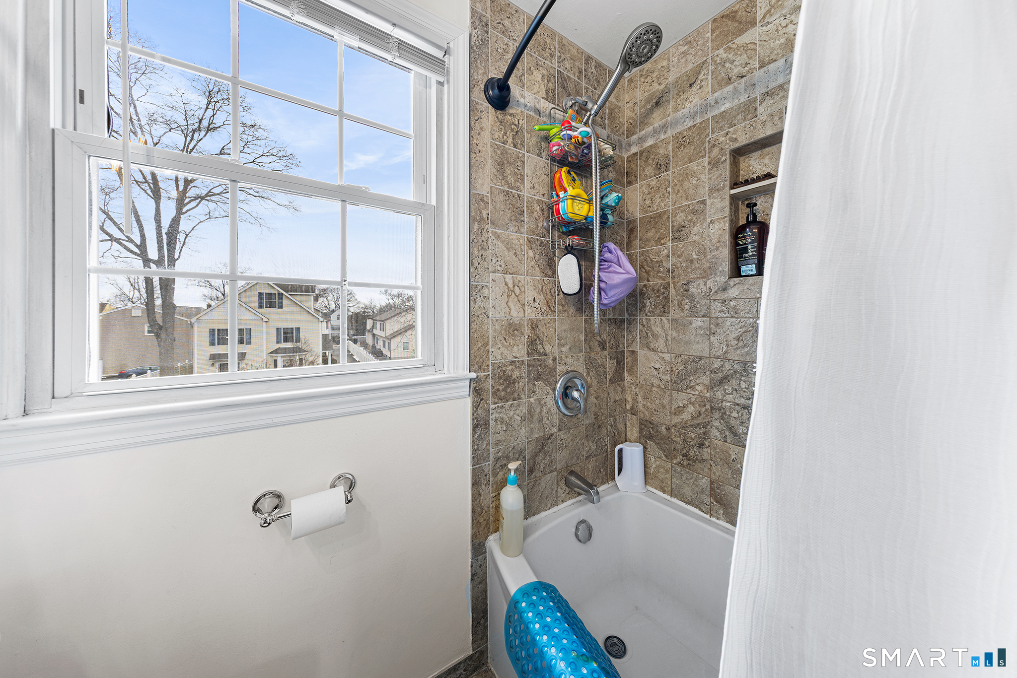 163 Sylvan Knoll Road Stamford, CT 06902 - Photo 13 of 24