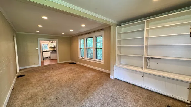 $2,400 | 518 South Swain Avenue, Bloomington, IN 47401