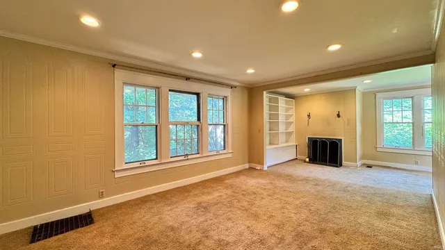 $2,400 | 518 South Swain Avenue, Bloomington, IN 47401