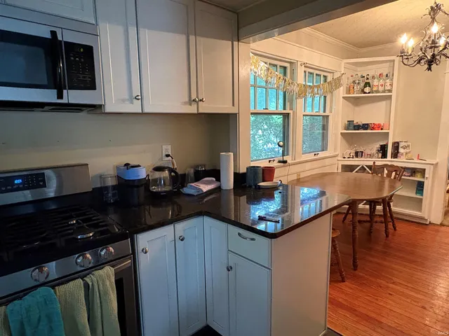 $2,400 | 518 South Swain Avenue, Bloomington, IN 47401