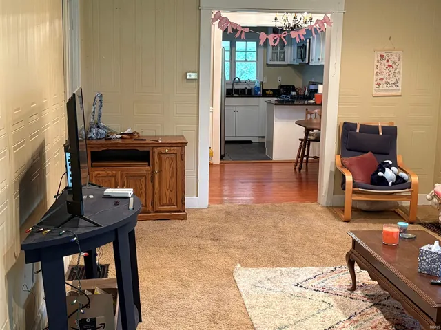 $2,400 | 518 South Swain Avenue, Bloomington, IN 47401