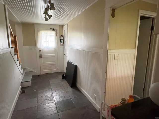 $2,400 | 518 South Swain Avenue, Bloomington, IN 47401