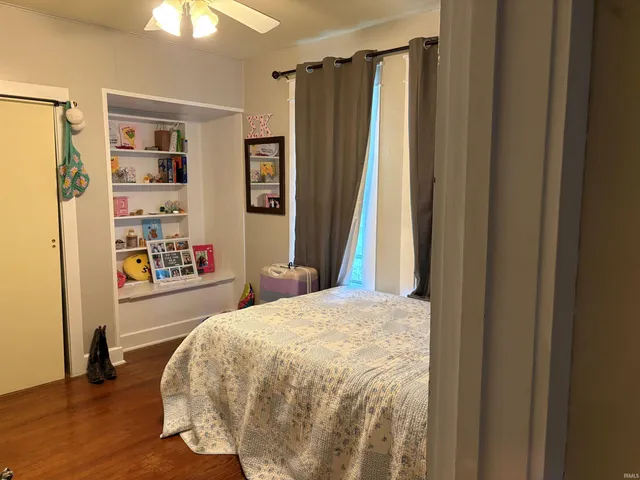 $2,400 | 518 South Swain Avenue, Bloomington, IN 47401