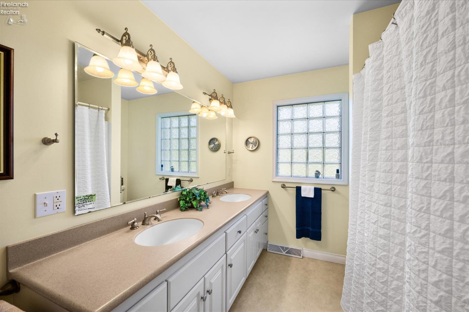 4520 East Cliff Road Port Clinton, OH 43452 - Photo 15 of 50 Gallery Image 15