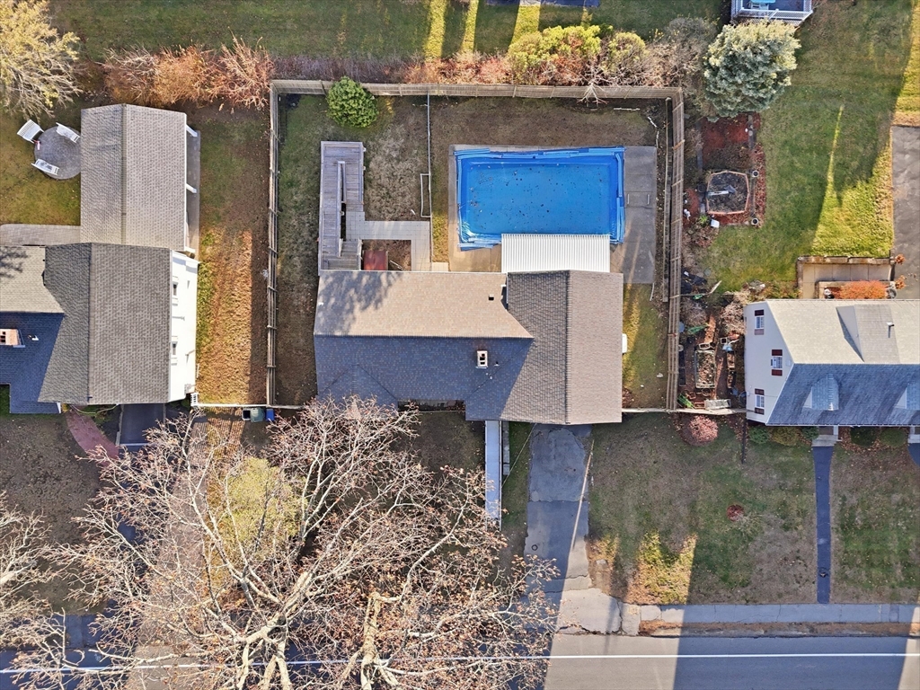 387 Massachusetts Avenue North Andover, MA 01845 - Photo 29 of 34 a view of living room with furniture and a window