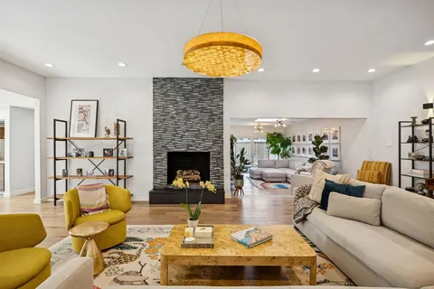 $1,099,000 | 9522 Robin Meadow Drive, Dallas, TX 75243