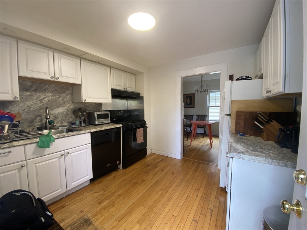 16 Stonecleve Road, Unit 16 Wellesley, MA 02482 - Photo 2 of 16