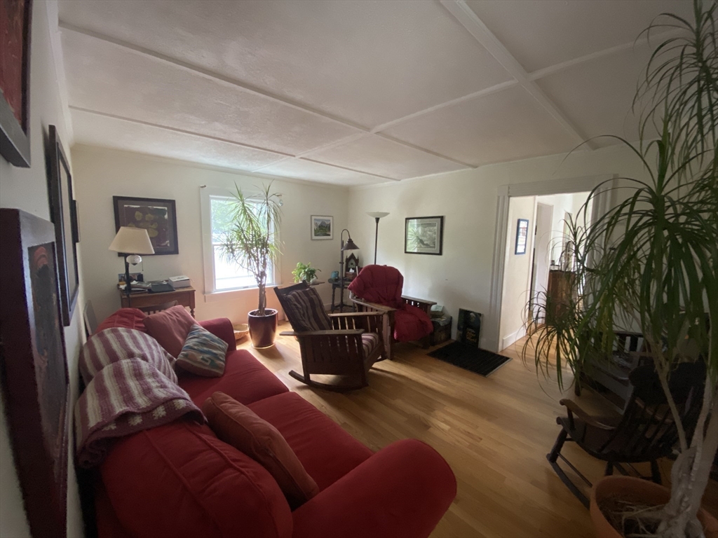 16 Stonecleve Road, Unit 16 Wellesley, MA 02482 - Photo 5 of 16