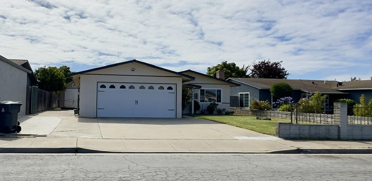 1640 Ukiah Way Salinas, CA 93906 - Photo 5 of 34