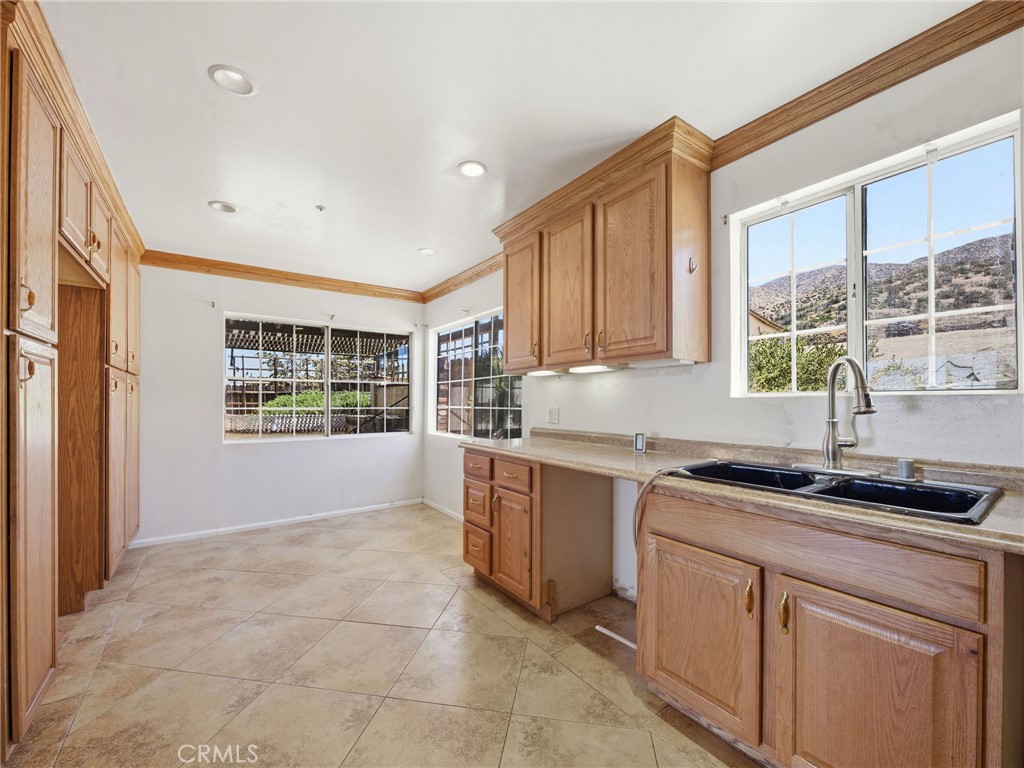 29935 Maypath Road Juniper Hills, CA 93543 - Photo 19 of 65