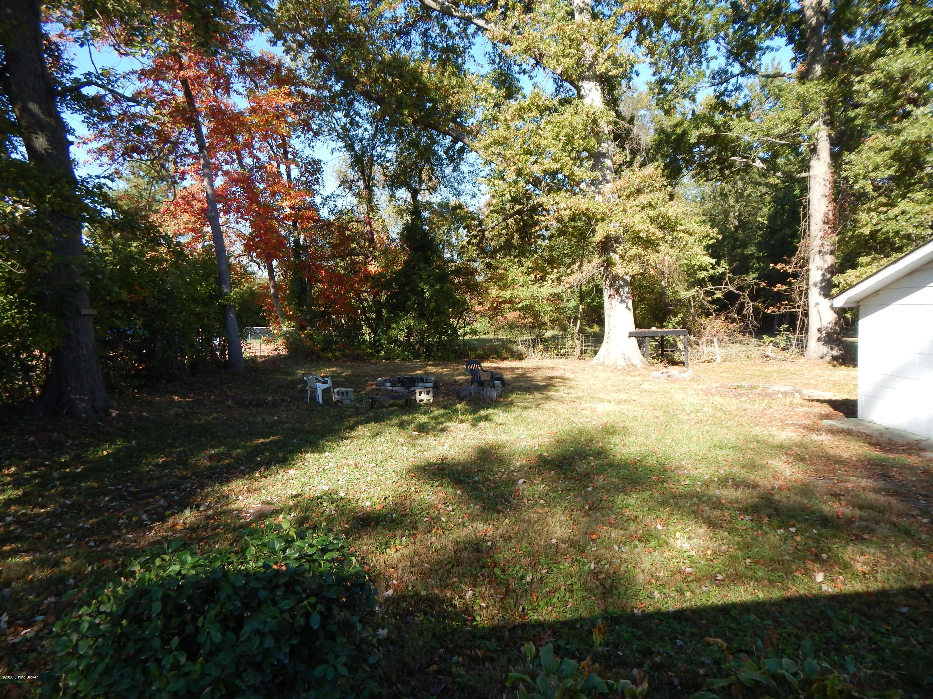 5102 Terry Road Louisville, KY 40216 - Photo 25 of 29 HUGE backyard