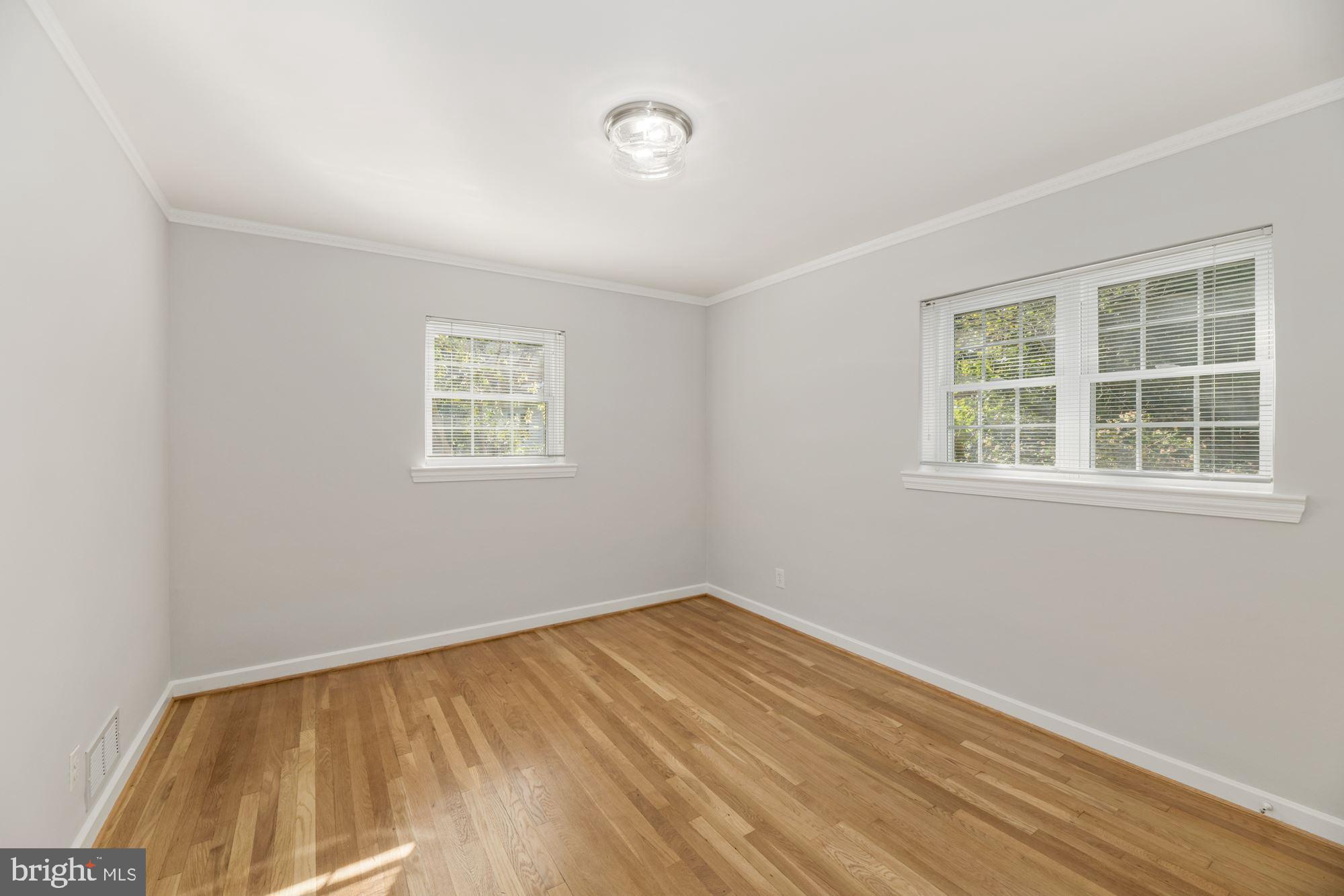 12 West Braddock Road Alexandria, VA 22301 - Photo 22 of 35 Updated light fixtures throughout