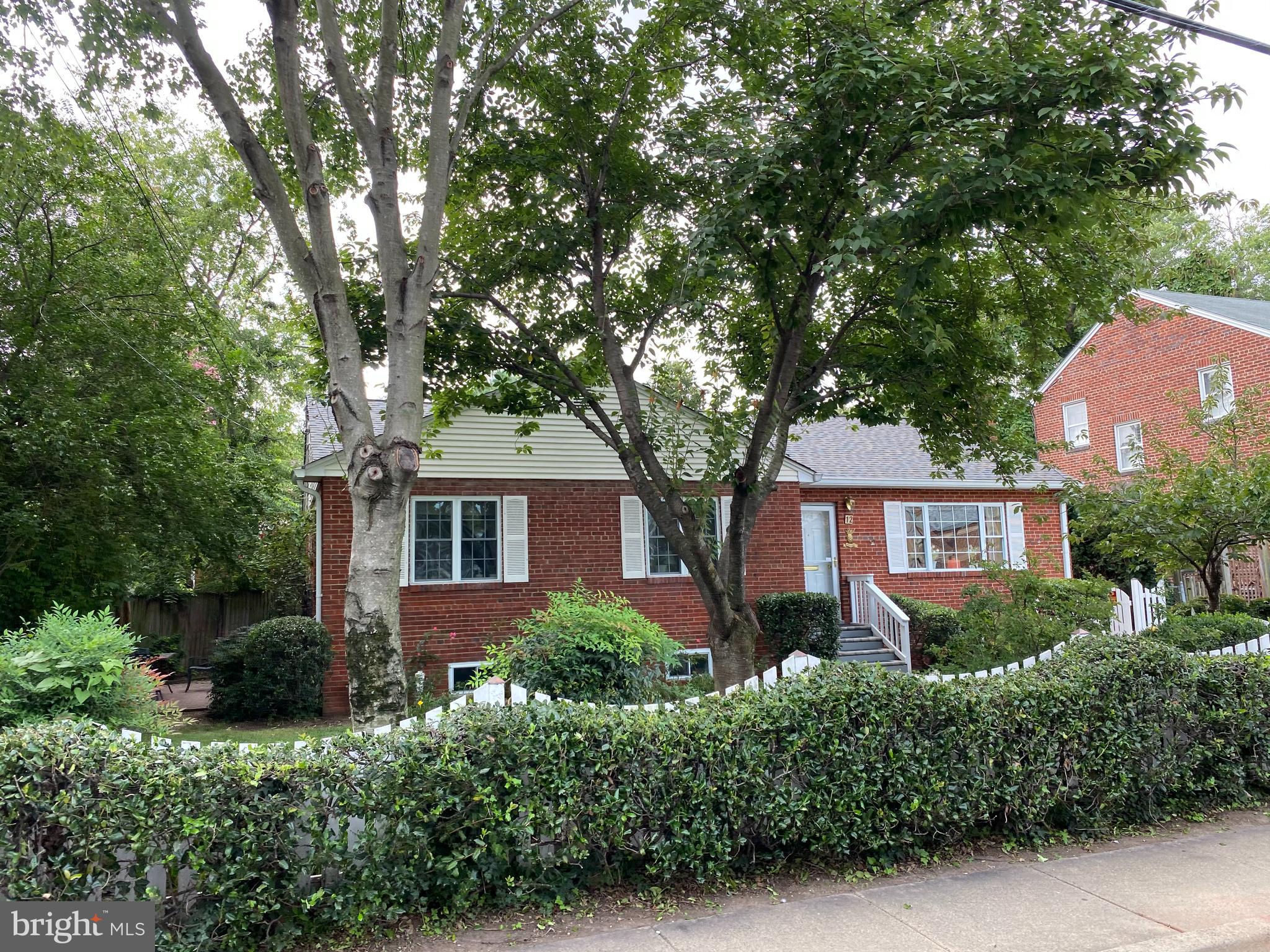 12 West Braddock Road Alexandria, VA 22301 - Photo 5 of 35 One level living in Rosemont just blks to metro!