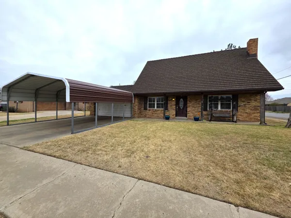 $199,900 | 1800 North Zimmers Street, Pampa, TX 79065