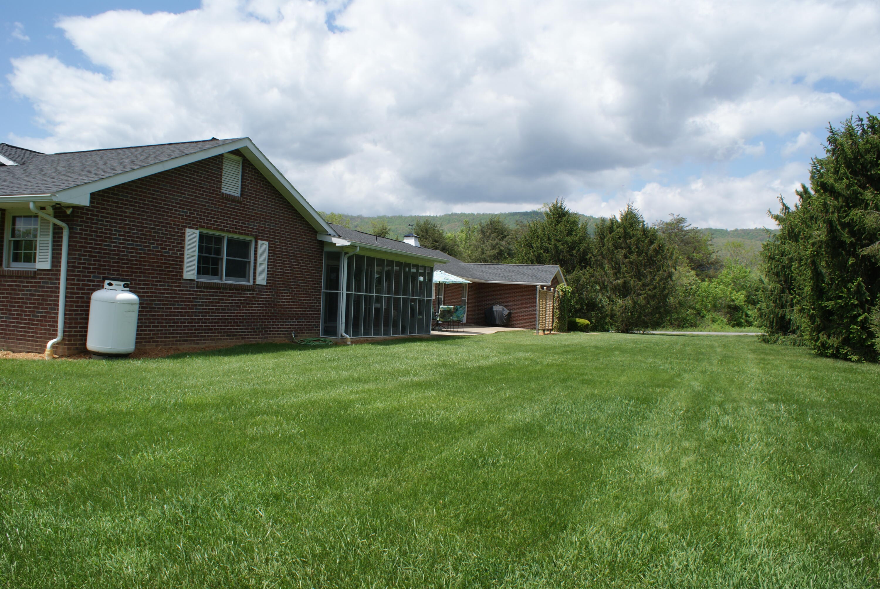301 Sammys Road Covington, VA 24426 - Photo 6 of 32 DSC08894
