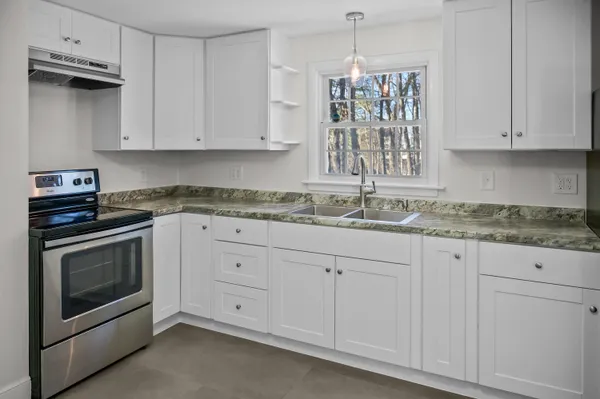 $424,900 | 10 Abby Road, Windham, ME 04062