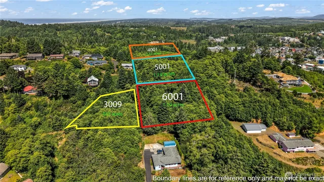 a view of a tennis court