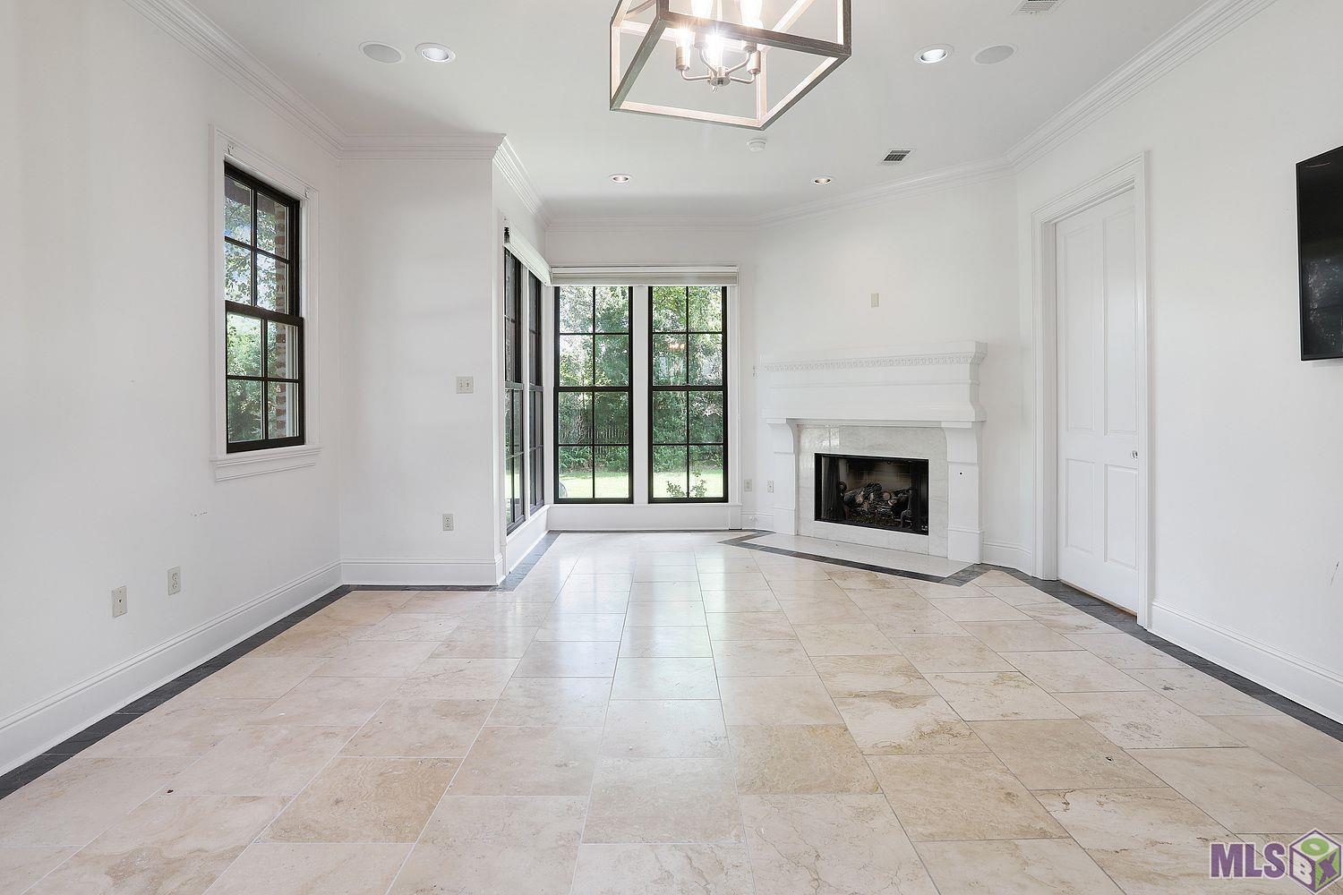 330 Fulwar Skipwith Road Baton Rouge, LA 70810 - Photo 35 of 49 Master Sitting