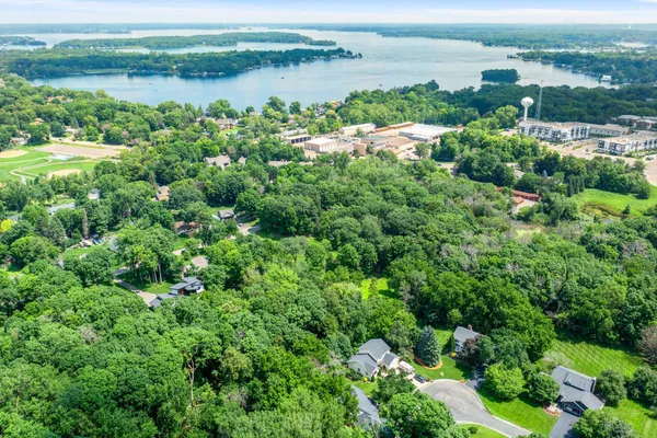 $775,000 | 24695 Glen Road, Excelsior, MN 55331