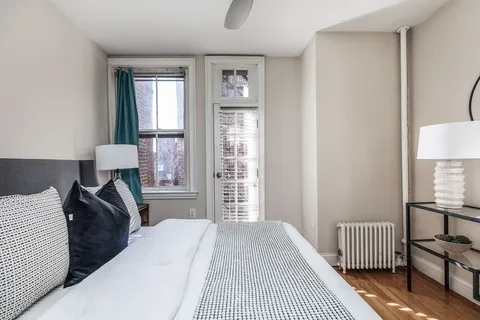 $949,000 | 76 West Cedar Street, Unit 4F, Boston, MA 02114