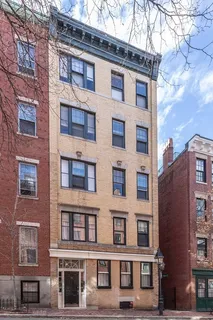 $949,000 | 76 West Cedar Street, Unit 4F, Boston, MA 02114