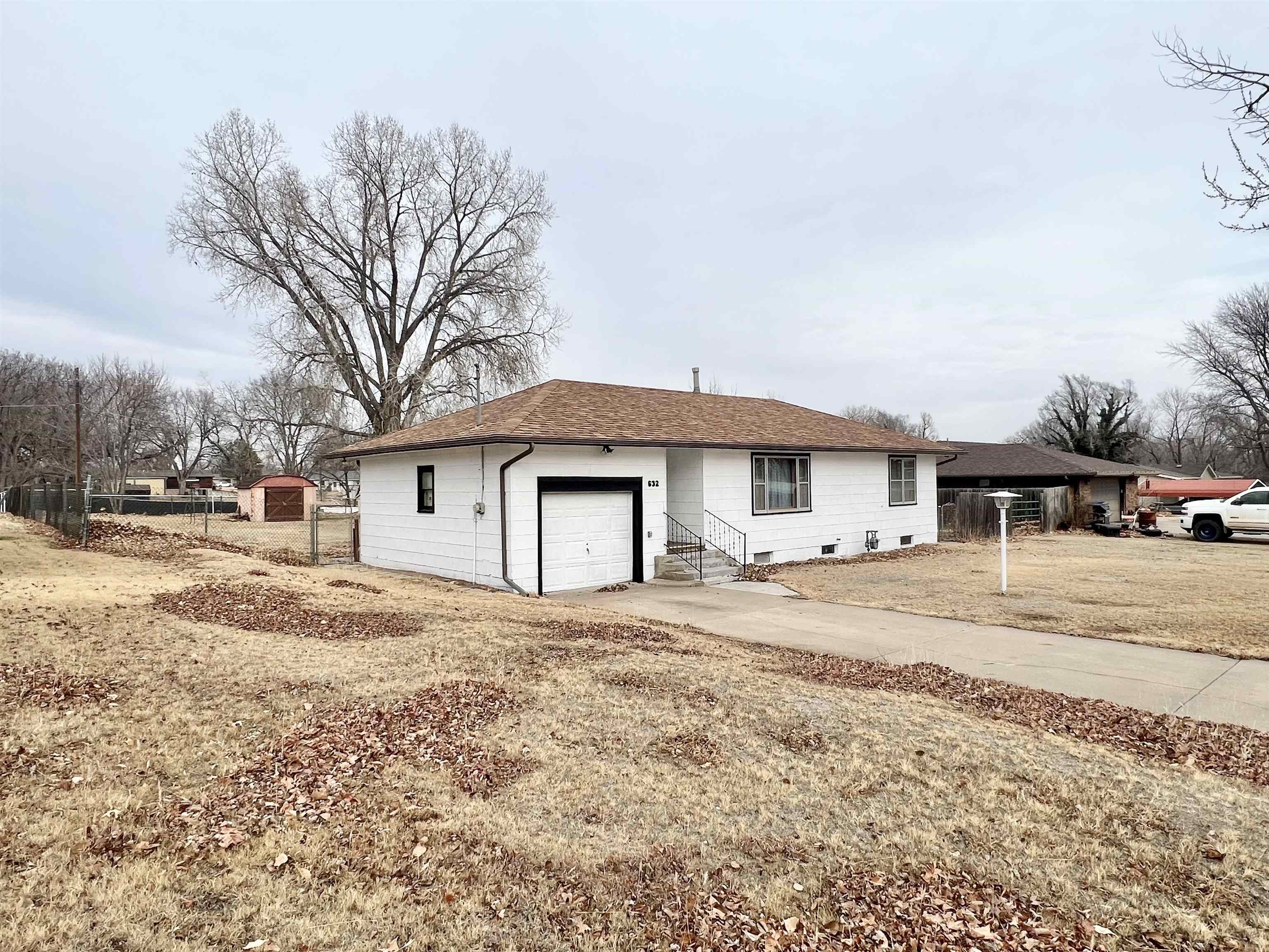 632 West G Avenue Kingman, KS 67068 - Photo 2 of 24