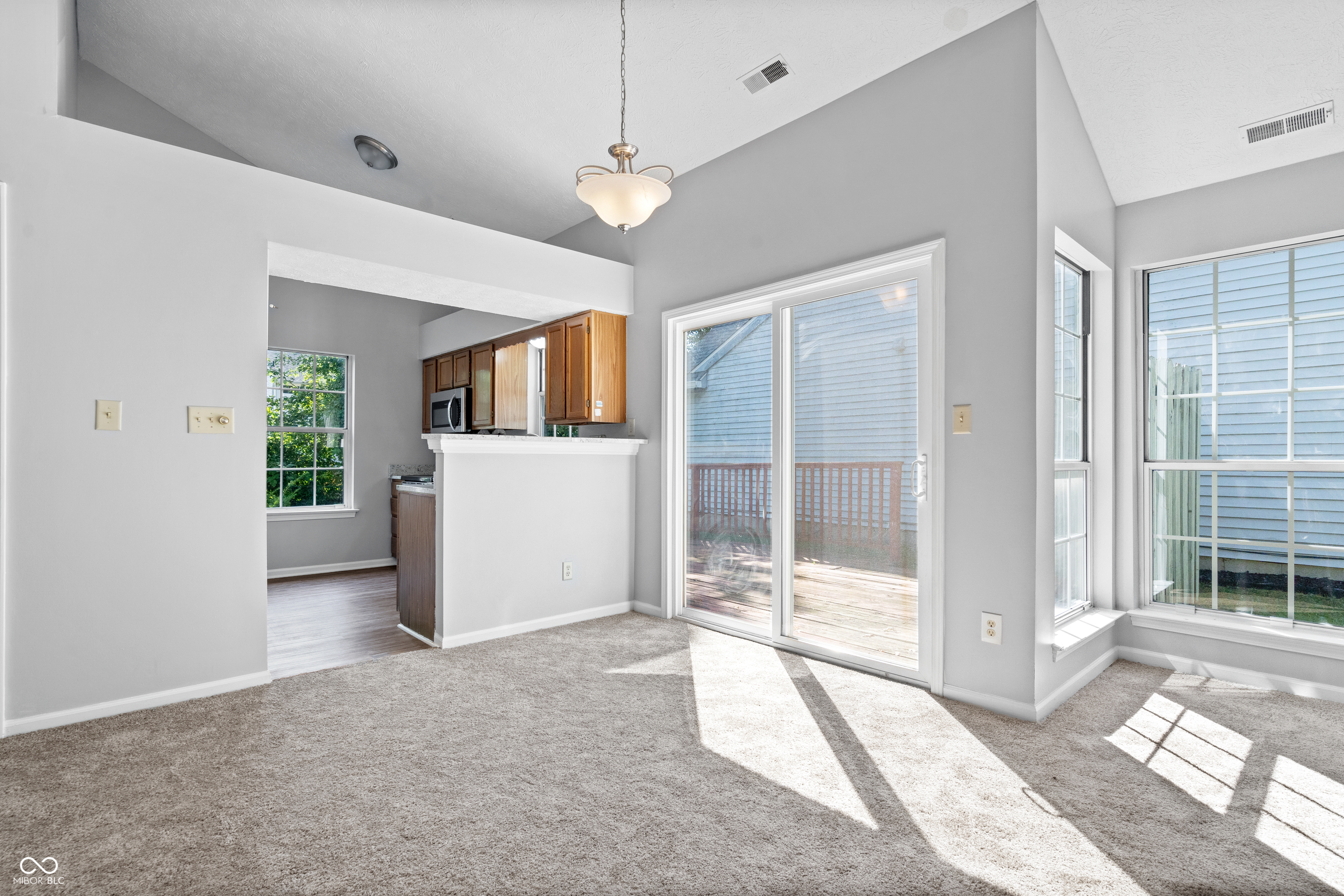 9716 Spruce Lane Fishers, IN 46038 - Photo 11 of 29