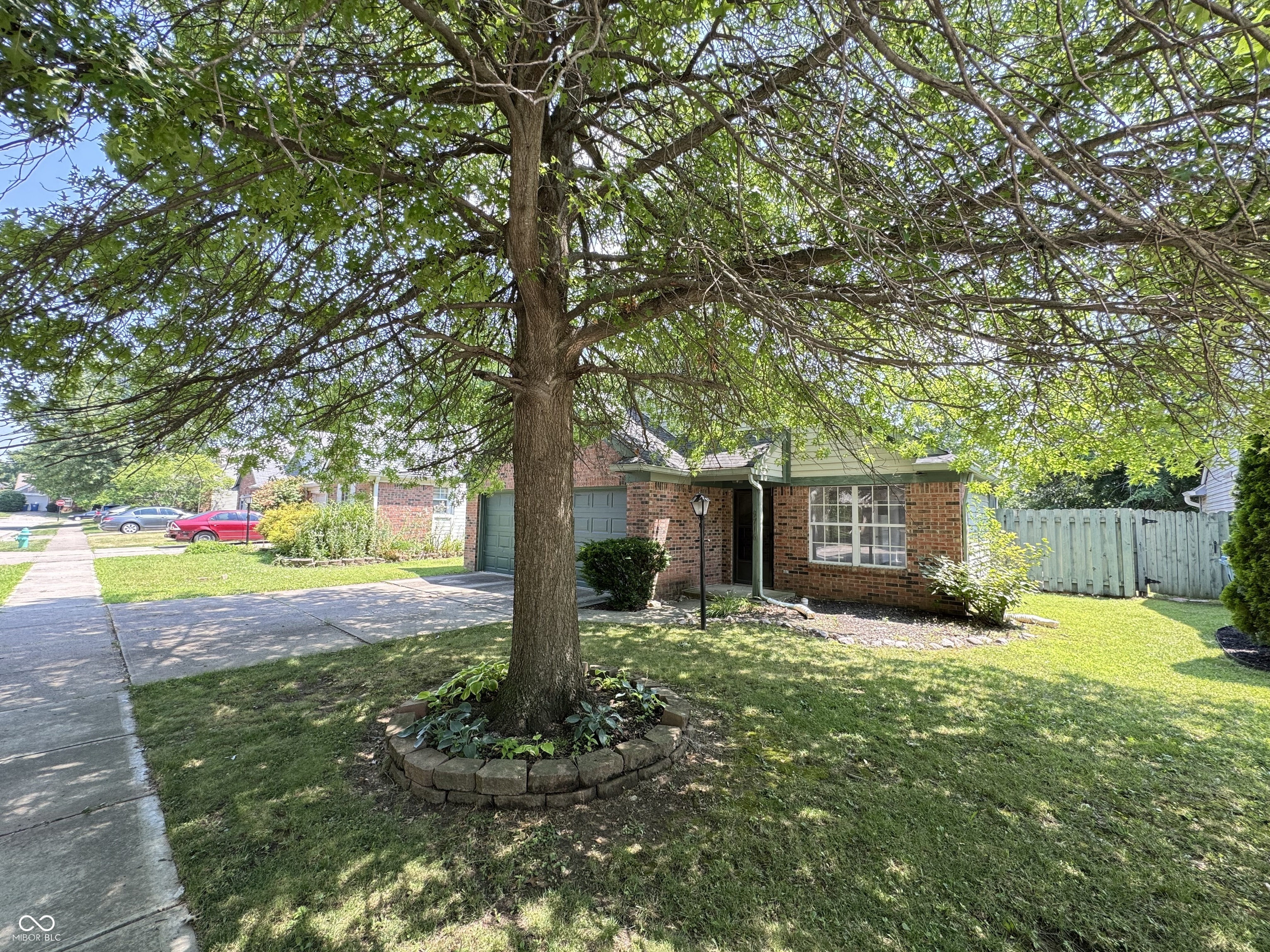 9716 Spruce Lane Fishers, IN 46038 - Photo 5 of 29