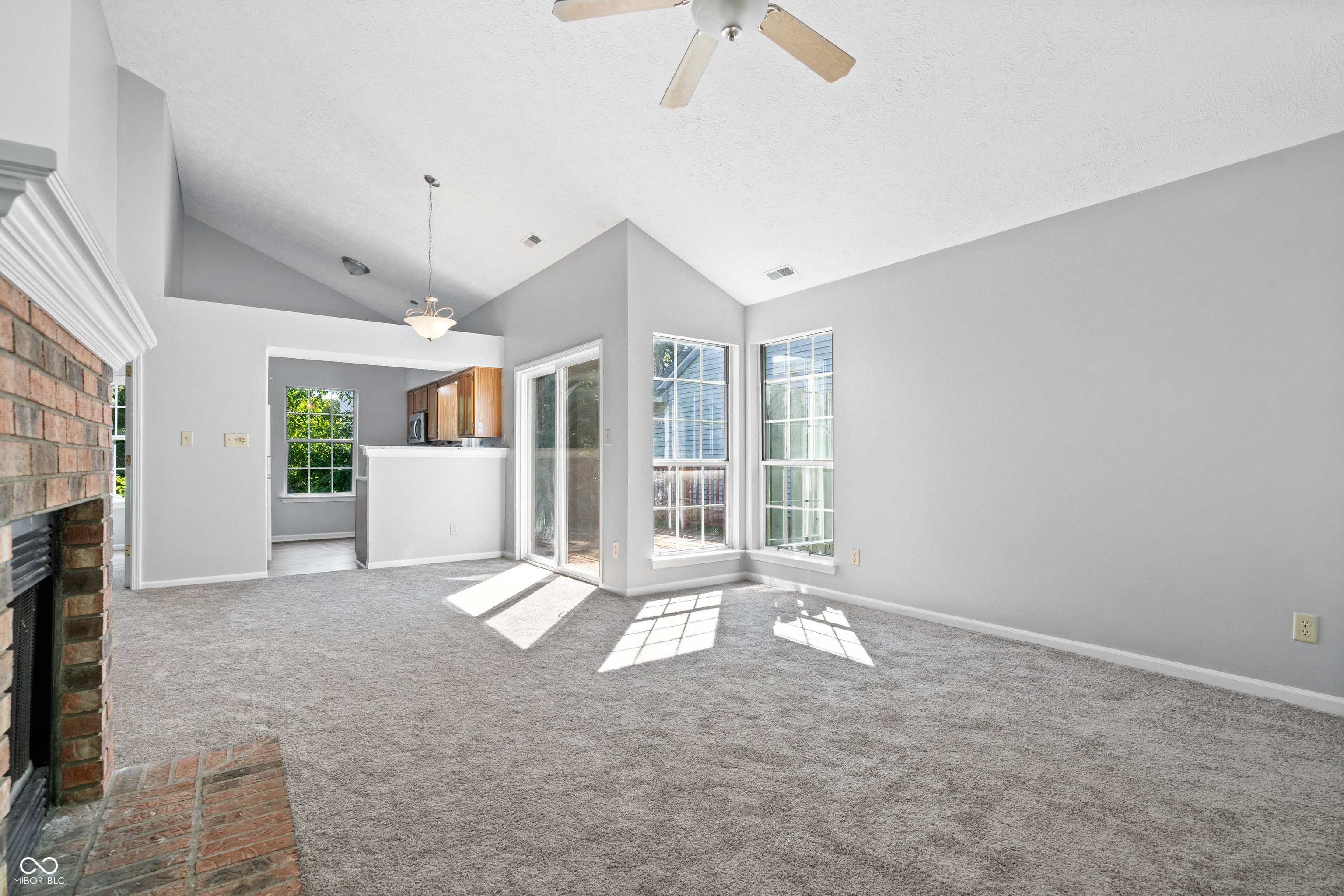 9716 Spruce Lane Fishers, IN 46038 - Photo 6 of 29