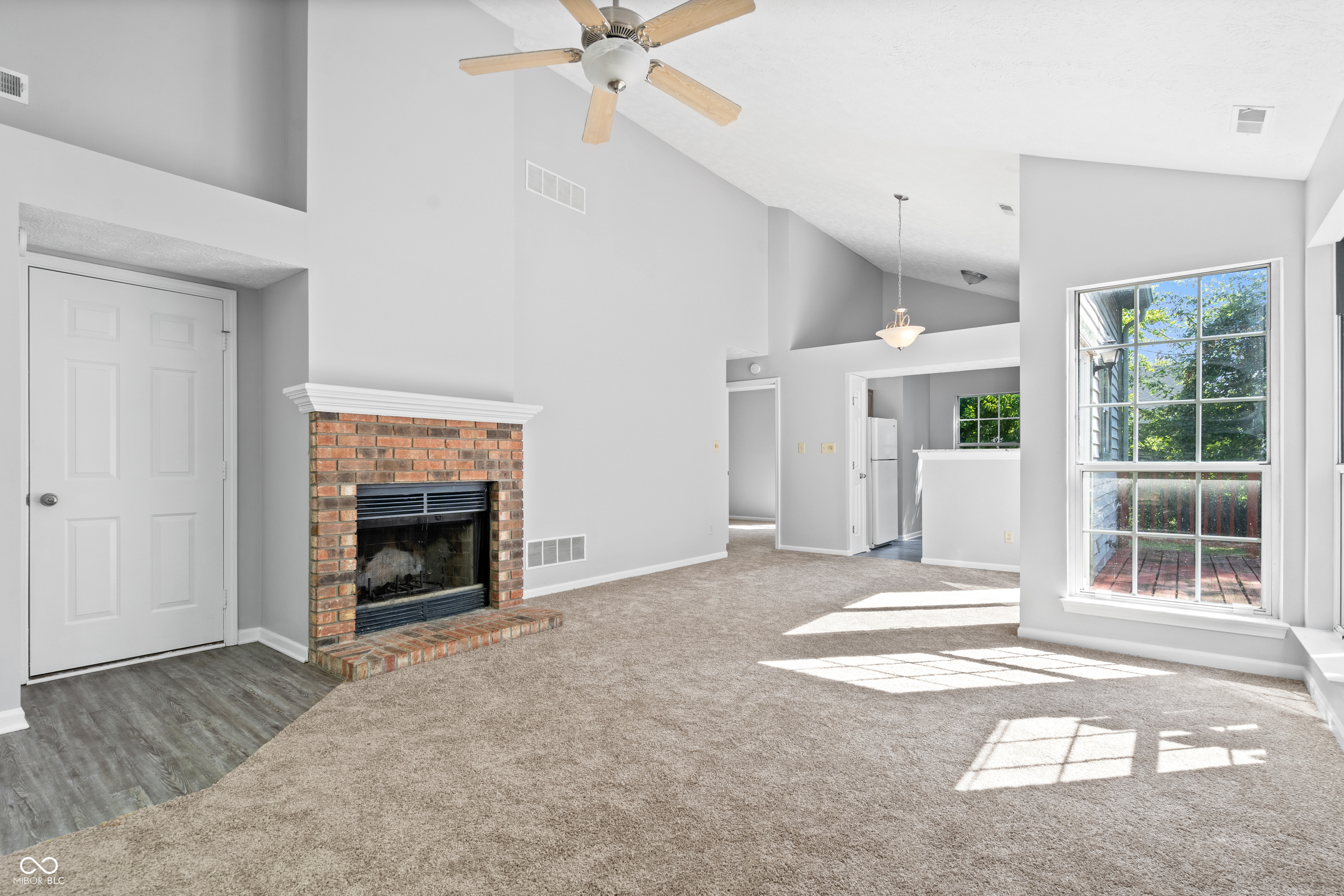 9716 Spruce Lane Fishers, IN 46038 - Photo 7 of 29