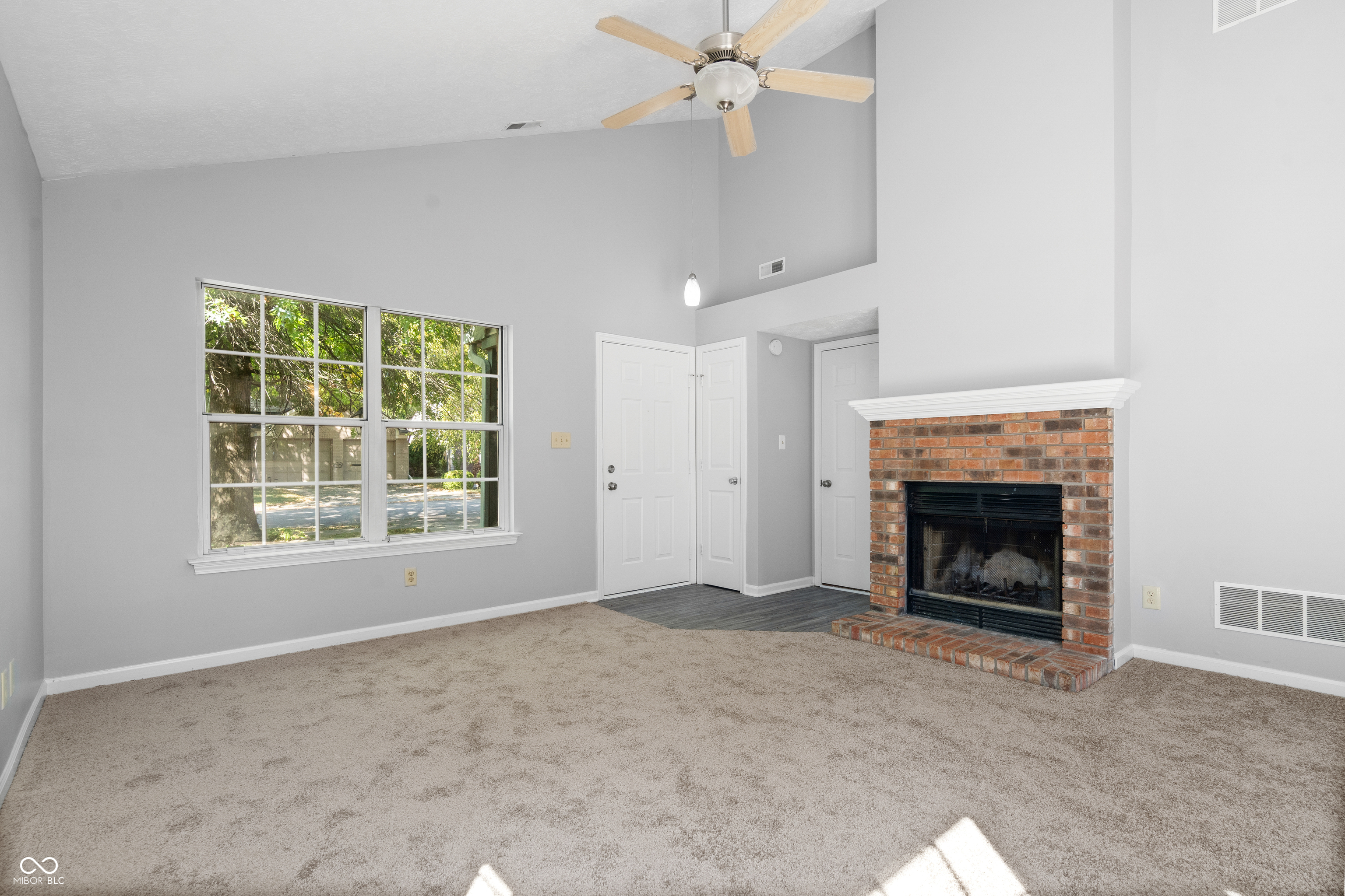 9716 Spruce Lane Fishers, IN 46038 - Photo 8 of 29